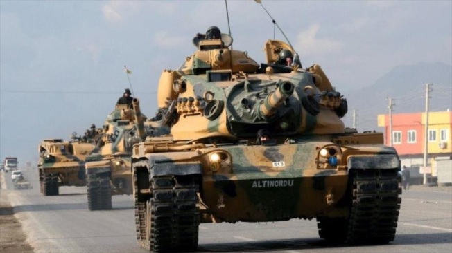 Tanques turcos invadiendo Siria.